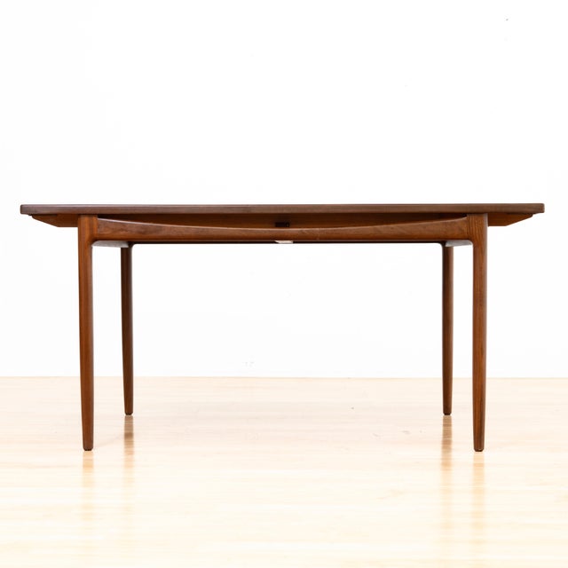 Mid Century Extending Dining Table by Ib Kofod-Larsen for G Plan For Sale - Image 10 of 18