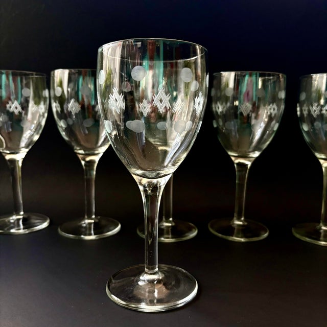 Art Deco Vintage Wine Glasses by Standard Glass Co in the Criss Cross & Punties Pattern – Set of 6 Gobblets - Art Deco Depression Glass – 7.25" For Sale - Image 3 of 9