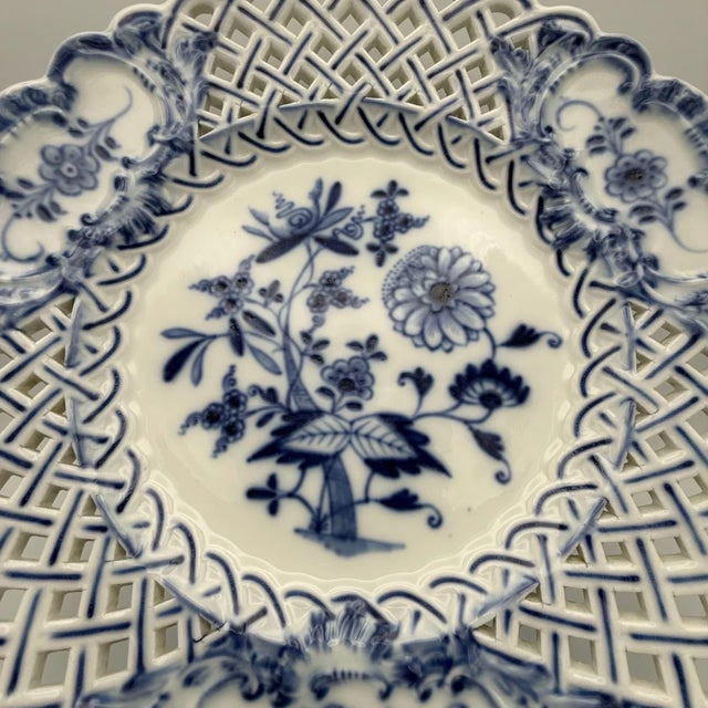 Ceramic Vintage Pierced Plate with Blue Onion Pattern from Meissen, 1930s For Sale - Image 7 of 14