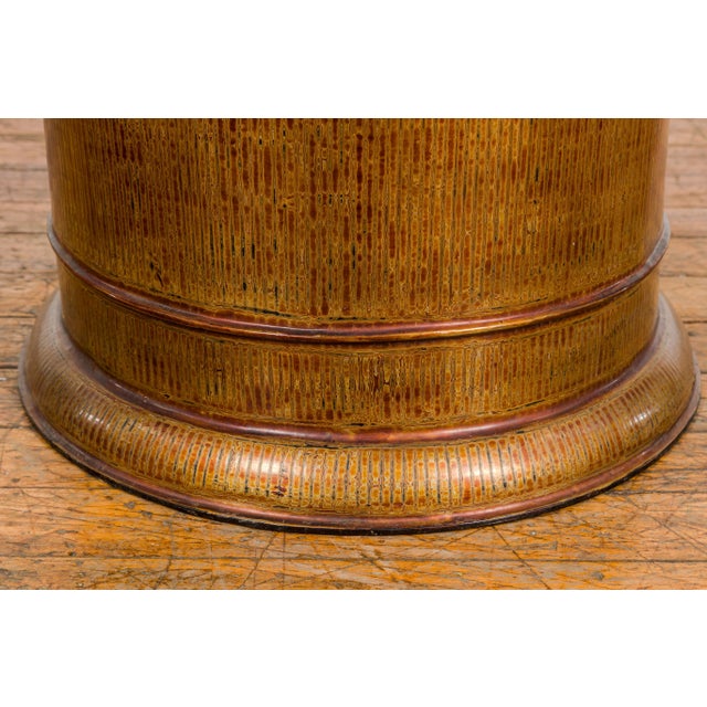 Burmese Vintage Negora Lacquer Circular Storage Bin with Vertical Stripes For Sale In New York - Image 6 of 12