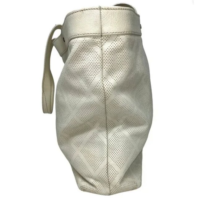 Chanel Chanel Ivory Goatskin Perforated Large CC Tote For Sale - Image 4 of 9