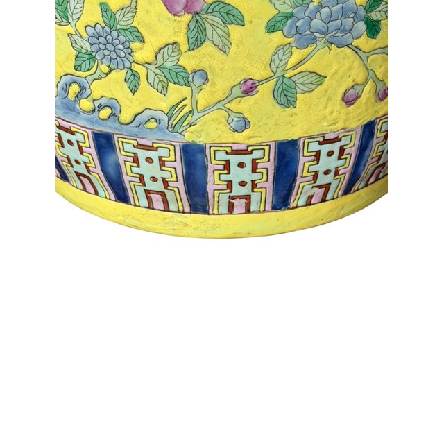 Chinoiserie Vintage United Wilson Juwc Chinoiserie Famille Jaune Porcelain Vase With Pomegranate Handles For Sale - Image 3 of 8