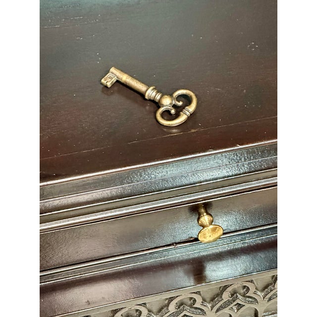 Baker Stately Homes Ebonized Egyptian Revival Obelisk Étagère For Sale In West Palm - Image 6 of 12