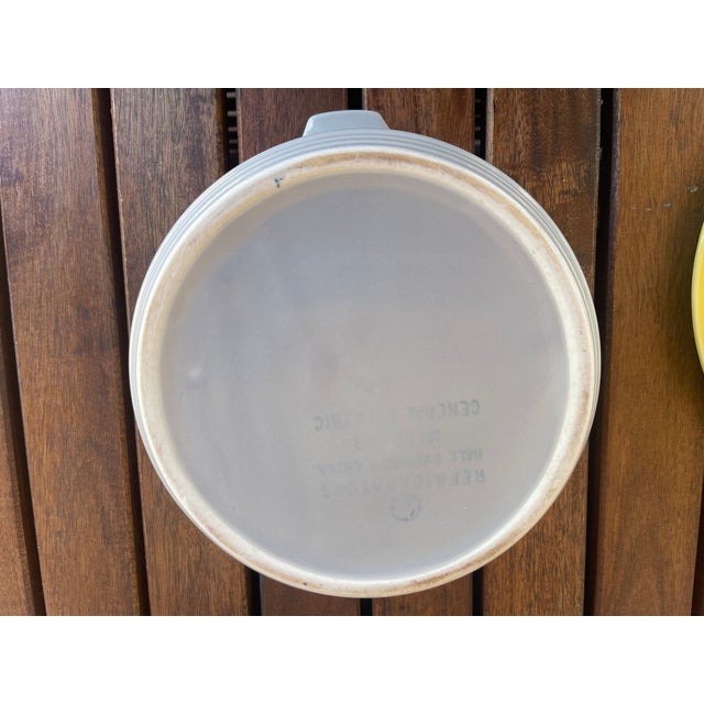 Art Deco Art Deco Hall Ge Refrigerator Ware 2 Quart Yellow and Gray Covered Casserole Dish For Sale - Image 3 of 7