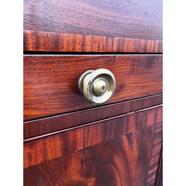 Antique Sheraton Astragal Sewing Stand Table, Philadelphia, Circa 1810s For Sale - Image 4 of 13