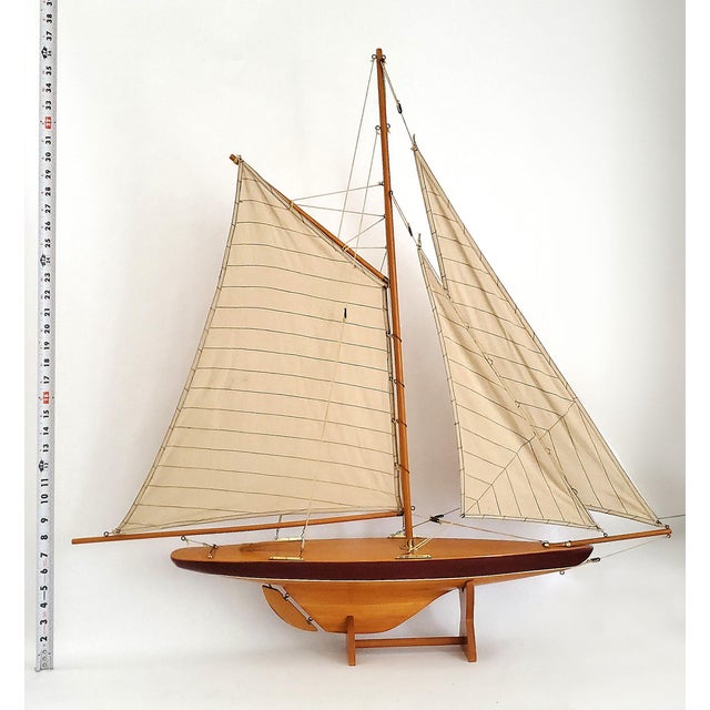 Wood Vintage Sailboat Replica Pond Yacht 1895 Defender Cup Racer For Sale - Image 7 of 17