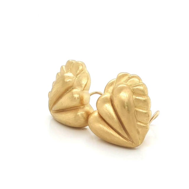 This authentic vintage pair by Kieselstein-Cord showcases the designers iconic artistry and bold style. Crafted from...