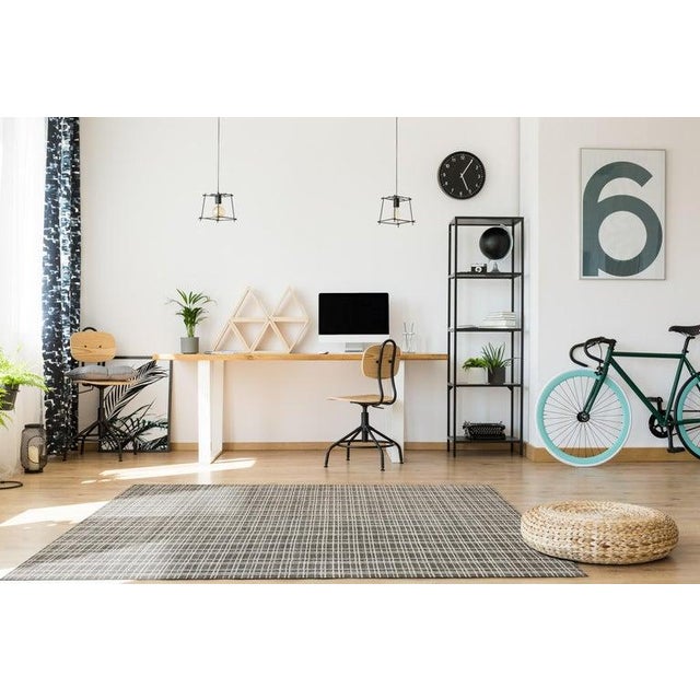 2020s 5x8 Gray Hand-Knotted Bamboo Silk Linen Texture Weave Geometric Carpet Rug For Sale - Image 5 of 5