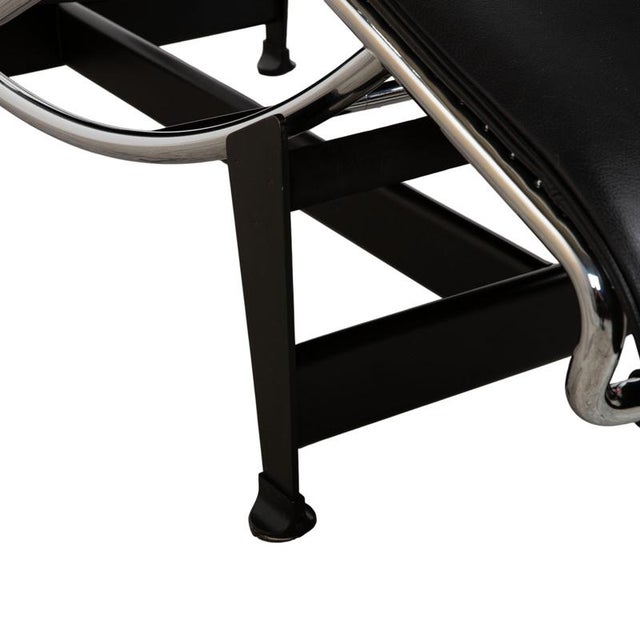 Black Bauhaus LC 4 Chaise Lounge in Black Leather and Chrome by Le Corbusier for Cassina For Sale - Image 8 of 16