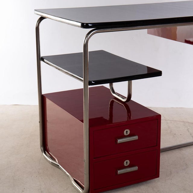 Small Vintage Bauhaus Desk in Red and Black Lacquered, 1930s For Sale - Image 4 of 8