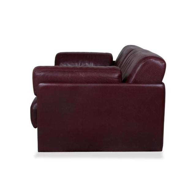 Leather Two-Seater Red Bordeaux Manual Function DS-76 Sofa from de Sede For Sale - Image 12 of 13
