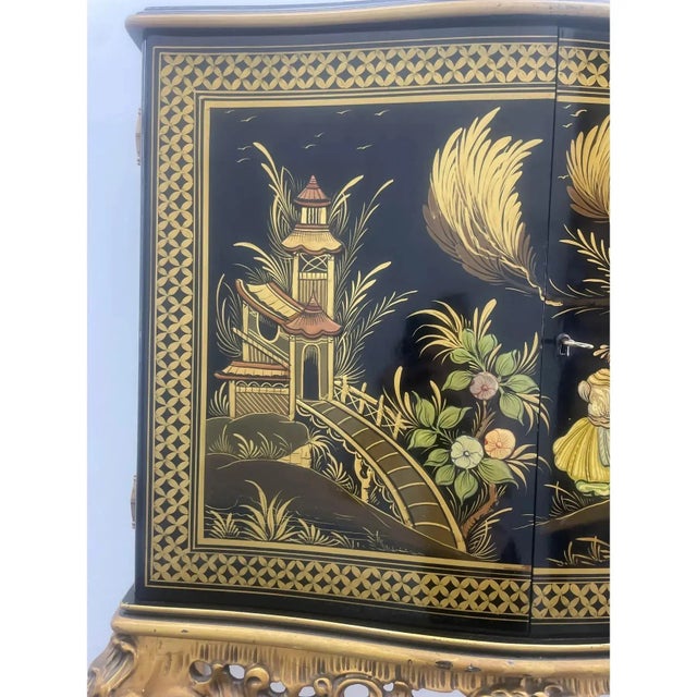 French Chinoiserie Black Lacquer Cocktail Cabinet on Giltwood Stand — Hollywood Regency Style For Sale - Image 4 of 12