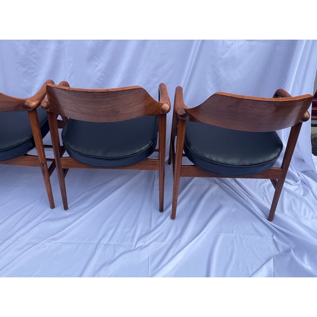 Mid 20th Century Vintage Mid Century W. H. Gunlocke Chair Co. Walnut Set of 4 Dining Chairs For Sale - Image 11 of 17