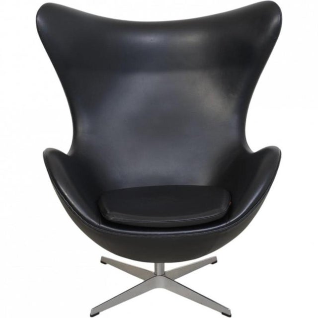 Egg Chair in Black Aura Leather by Arne Jacobsen, 2012 For Sale - Image 18 of 18