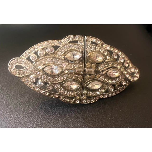 This item is a 1930s Art Deco convertible double-clip brooch (commonly known as a duette style frame) made by Leading...