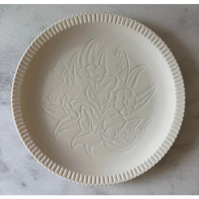 Shabby Chic Set of 5 Vintage Syracuse Shelled Floral Dinner Plates For Sale - Image 3 of 10