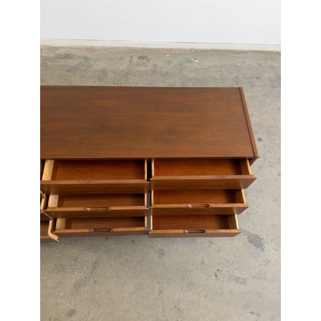 Mid Century Modern 9 Drawer Dresser For Sale In Los Angeles - Image 6 of 9