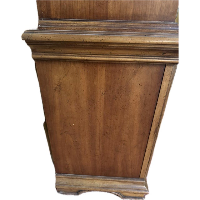 Vintage Thomasville French Provincial Display and Buffet Cabinet For Sale - Image 11 of 12