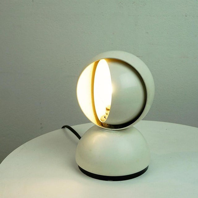 White Eclisse Table Lamp attributed to Vico Magistretti for Artemide, Italy, 1960s For Sale - Image 13 of 15