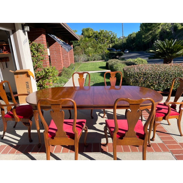 Early 20th Century Early 20th Century Hickory Chair Queen Anne Style 556 Dining Table Set For Sale - Image 5 of 10