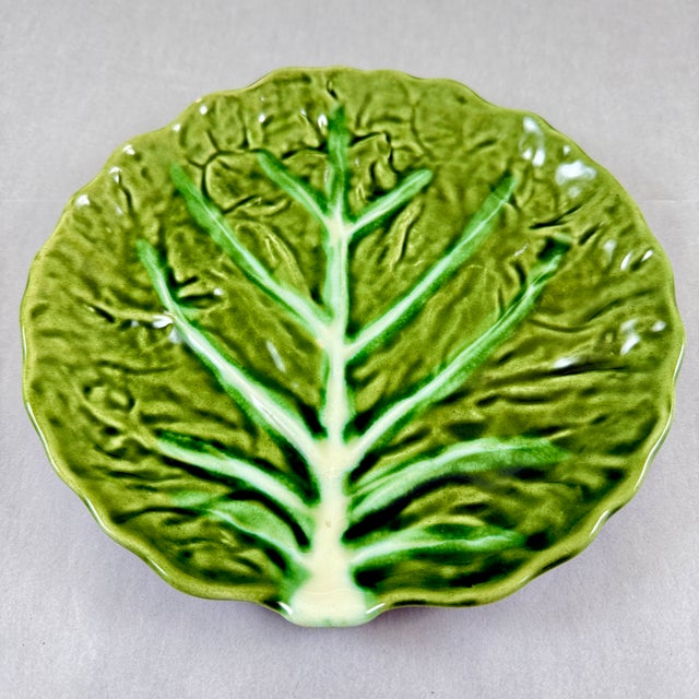 Portuguese Belo Olive Green Cabbage Leaf Plates, S/8 – 1930-1950 For Sale In Philadelphia - Image 6 of 12