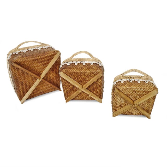 Tan Vintage Coastal Bamboo & Cowry Basket Medium For Sale - Image 8 of 9