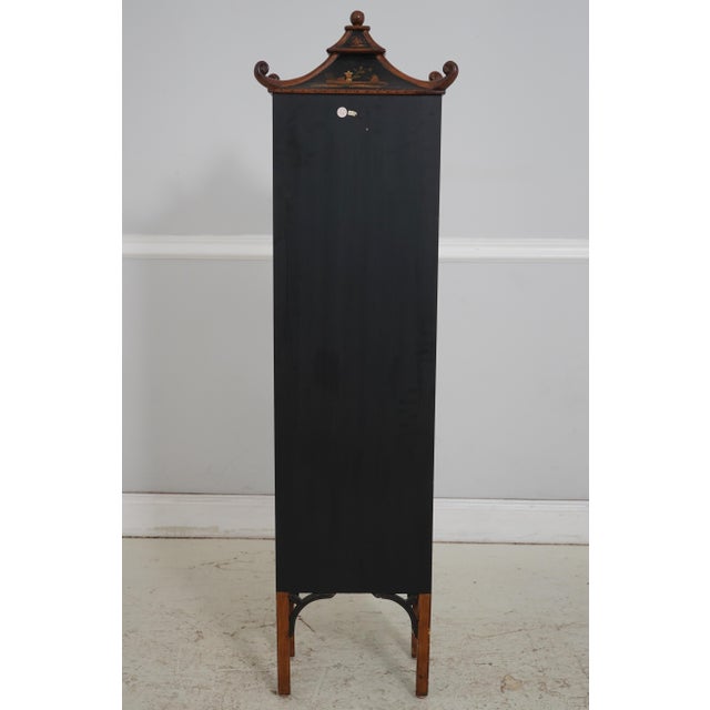 Chinoiserie Decorated Pagoda Chinese Chippendale Curio Shelf For Sale - Image 18 of 18