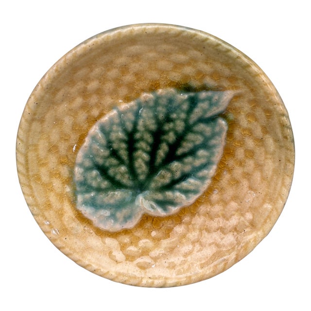 Etruscan Majolica Begonia Leaf Butter Pat, Circa 1890 For Sale
