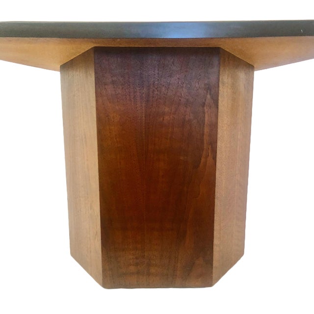 Mid 20th-Century Brutalist Italian Patinated Brass and Wood Table by G. Urso For Sale - Image 4 of 6