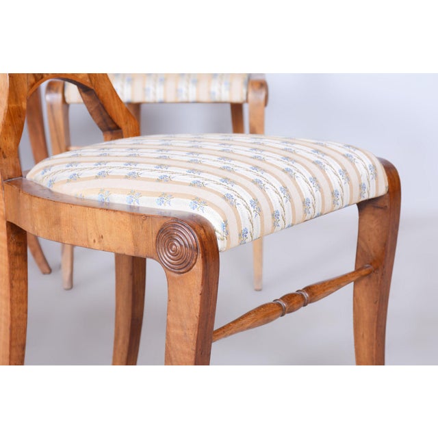 Biedermeier Dining Chairs in Oak and Walnut, Vienna, Austria, 1820s, Set of 4 For Sale - Image 5 of 11