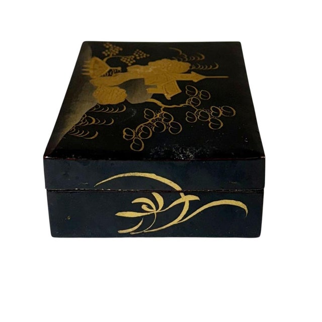 Chinese black lacquer box dating from the early 19th century, circa 1800 to 1820. This piece was originally the interior...