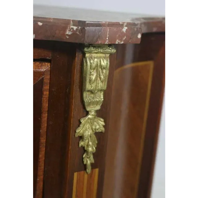 French 19th Century Refined French Louis XV Marble-Serpentine Top Three-Drawer Commode- Kingwood Parquetry For Sale - Image 3 of 9