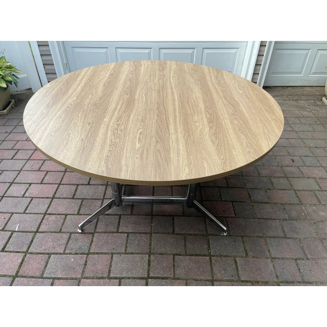 2010s Knoll Mid Century Modern Conference Dining Table For Sale - Image 5 of 13