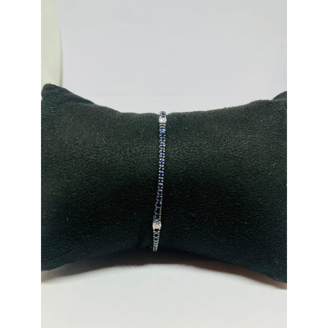 Elegant 18k Gold Blue Sapphire 2.74ct & Diamond 0.45ct Bracelet For Sale - Image 4 of 10