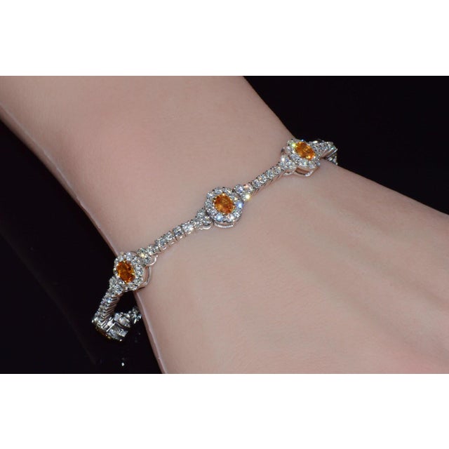 Certified Natural 8.16cts vs F Diamond Yellow Sapphire 18k Solid Gold Tennis Stacking Bracelet For Sale In Dallas - Image 6 of 10