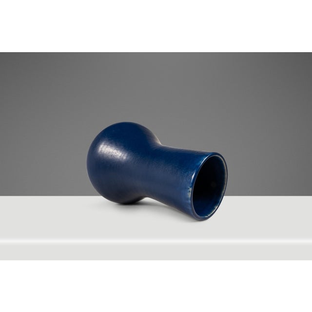Mid-Century Modern Mid-Century Modern Contemporary Oversized Powder-Blue-Glazed Studio Craft Ceramic Vase, Usa, C. 1980s For Sale - Image 3 of 18