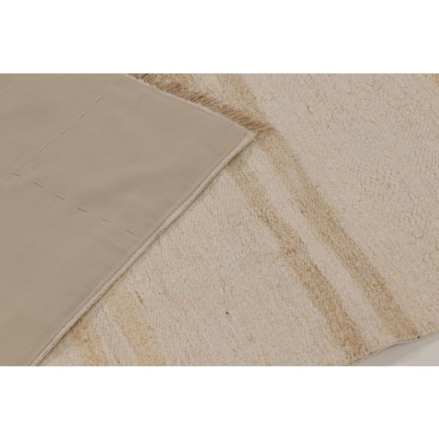 Textile Rug & Kilim’s Contemporary Flatweave Runner in Beige & Cream Design For Sale - Image 7 of 9