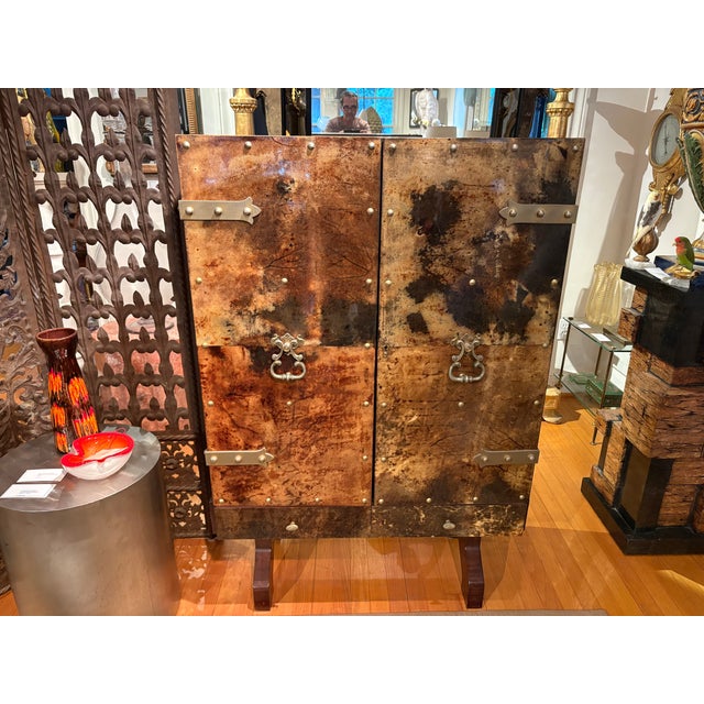 1950s Italian Modern Lacquered Goatskin Bar Designed by Aldo Tura, Attributed For Sale In Houston - Image 6 of 16
