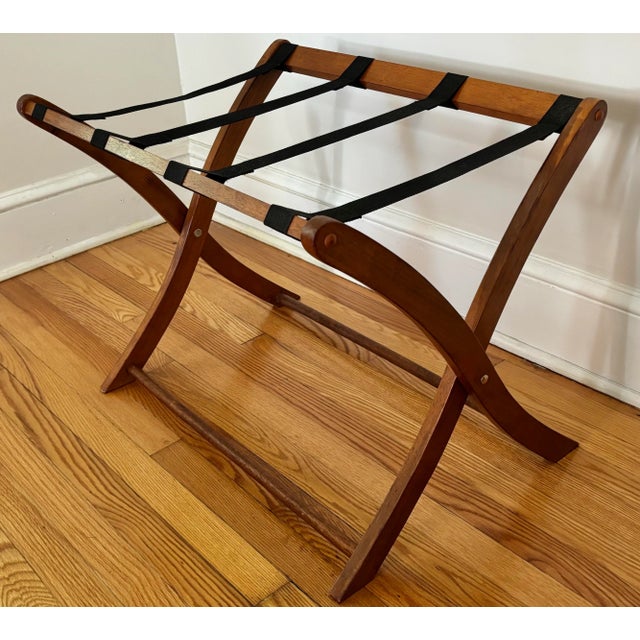 Cabana-style hotel luggage rack, made of beautiful and strong mahogany wood. Most items found at Pub & Oasis are vintage...