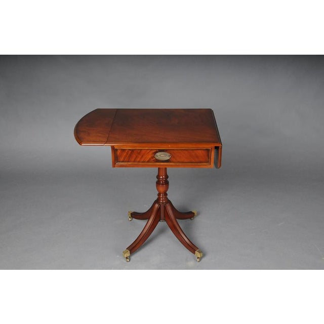 English Side Table in Mahogany For Sale - Image 5 of 18