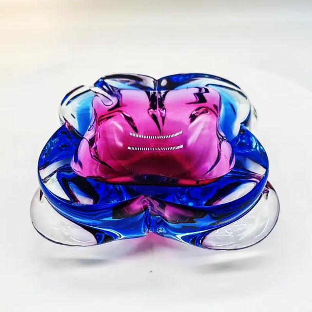 Big Vintage Ashtray or Catch-all in Murano Glass. Stunning Pink and Sky Blue Submerged colors. 1950s, Made in Italy....