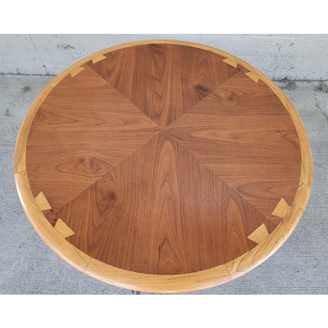 Mid-Century Modern Lane Acclaim Round Coffee Table With Dovetail Detail For Sale - Image 3 of 11