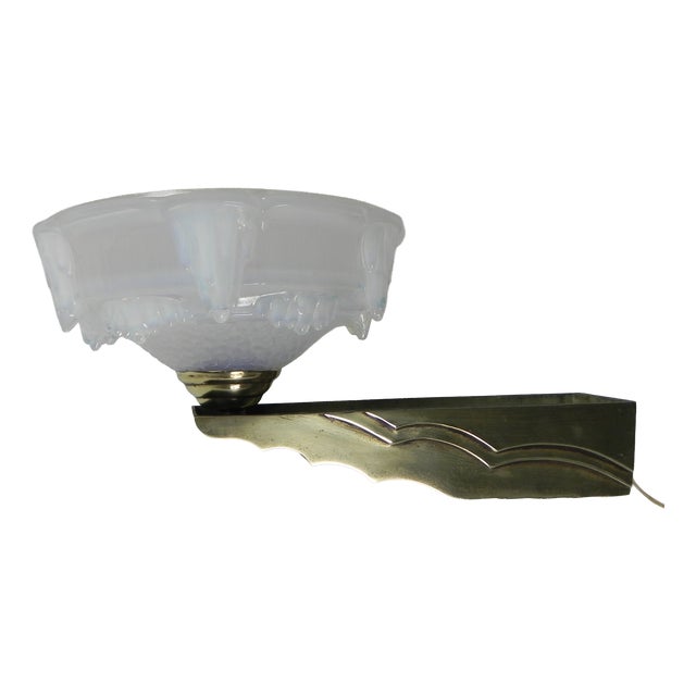 Art Deco Wall Lamp in Opalescent Glass, 1930s For Sale