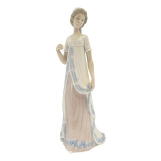 Lladro #5322 Viennese Lady Spanish Porcelain Figurine With Parasol 11" For Sale