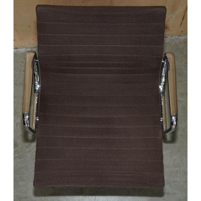 1980s Brown EA 108 Swivel Desk Chair by Charles and Ray Eames For Sale - Image 5 of 18
