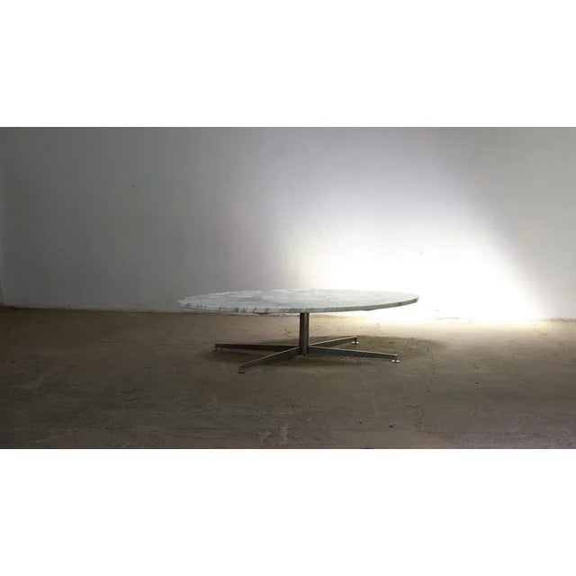 Table basse Italienne Michel Kin pour Arflex, 1970 Grande table basse vintage ovale de Michel Fin édition Arflex. Années...