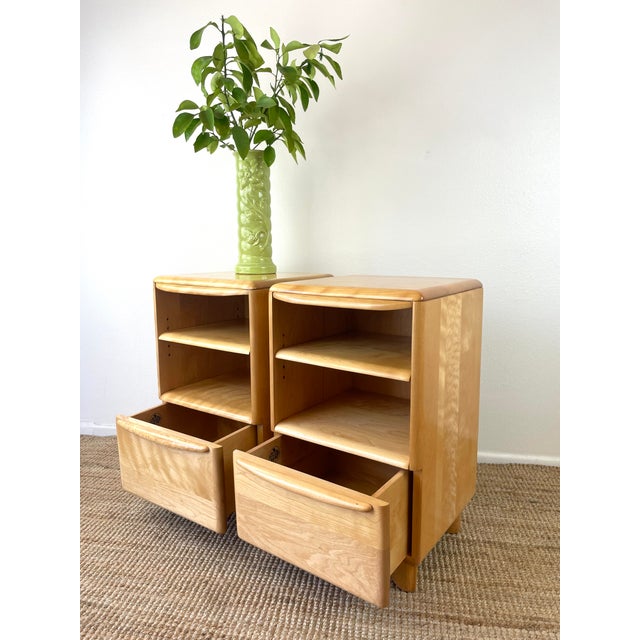 Wood Vintage Mid-Century Modern Heywood Wakefield Pair of Encore Nightstands Model 518 For Sale - Image 7 of 18