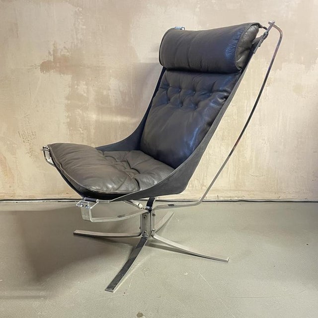 Brown Leather and Chrome High Backed Falcon Chair by Sigurd Resell For Sale - Image 11 of 11
