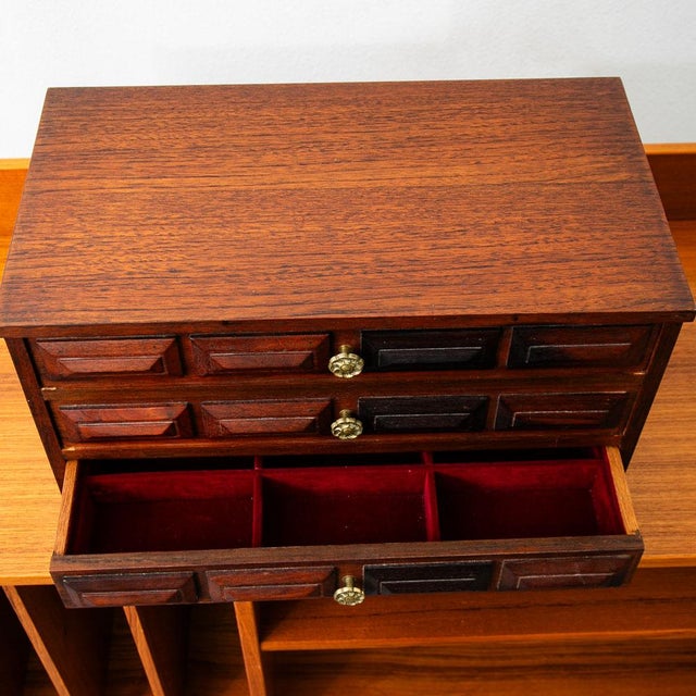 20thC Mid Century Modern Jewelry Chest Three Drawer Walnut Drawer Ricardo Lynn & Co For Sale In Sacramento - Image 6 of 12