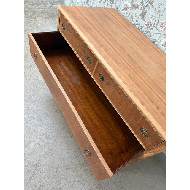 Large Art Deco Chest of Drawers in Mahogany and Ash, 1930s For Sale - Image 9 of 18
